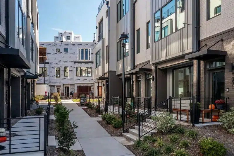 North & Broadway Walkway